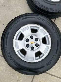 Factory Chevy Suburban Rims & Tires