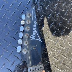 IBANEZ GUITAR 