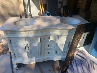 Traditional Antique-Style Double Sink Bathroom Vanity with Marble Top & Faucets