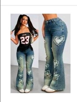 SHEIN EZwear Women Heart Applique Pocket Flare Casual Jeans