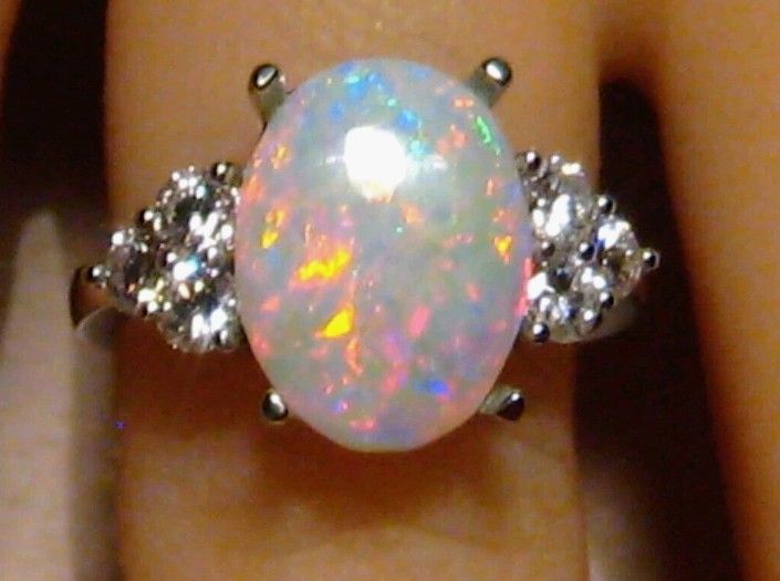 2.5 Ct White Opal And Natural Diamond Ring