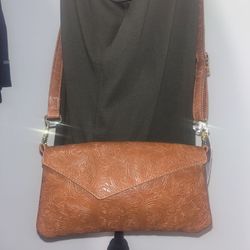 NWT Kenny Made Leather Crossbody
