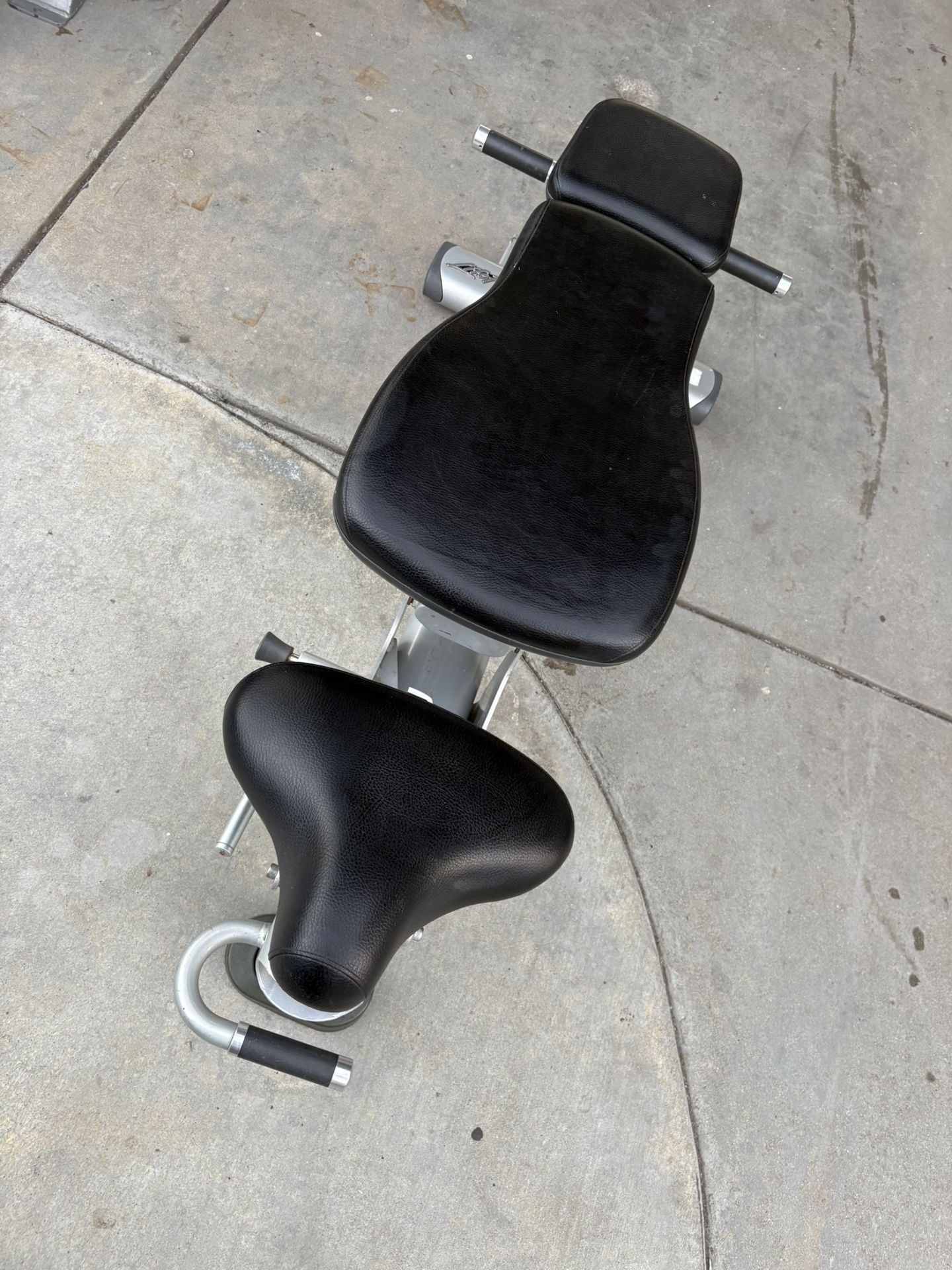 Life Fitness multi-position adjustable fitness bench