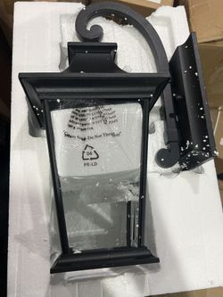Outdoor Wall Lantern