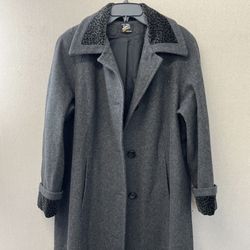 Women’s Long Wool Coat w/ leopard Print Collar