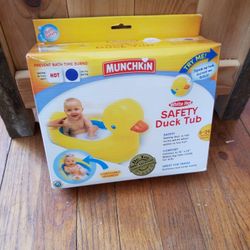 Munchkin White Hot Safety Duck Tub NIB