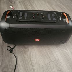 JBL Partybox On-The-Go/mic