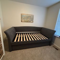 Daybed-twin size