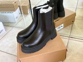 New Black Chelsea Boots – Size 8