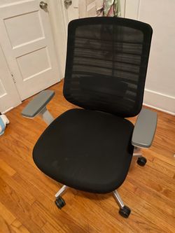 Nice Sleek Desk Chair
