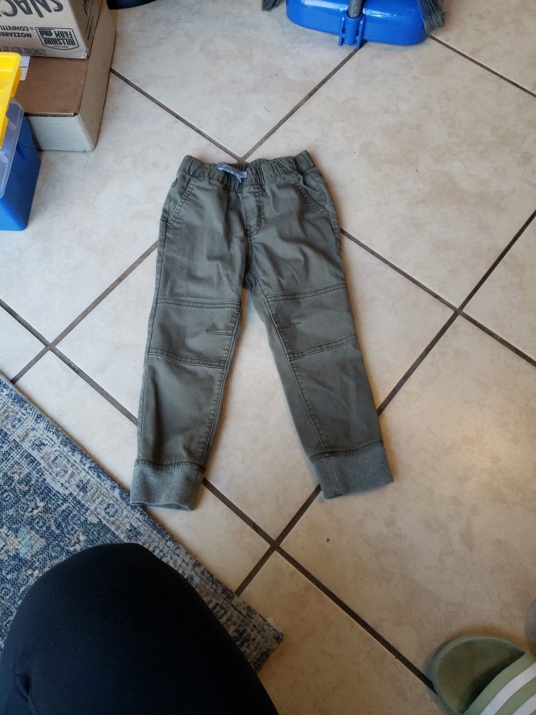 Cat & Jack 3T Green Joggers