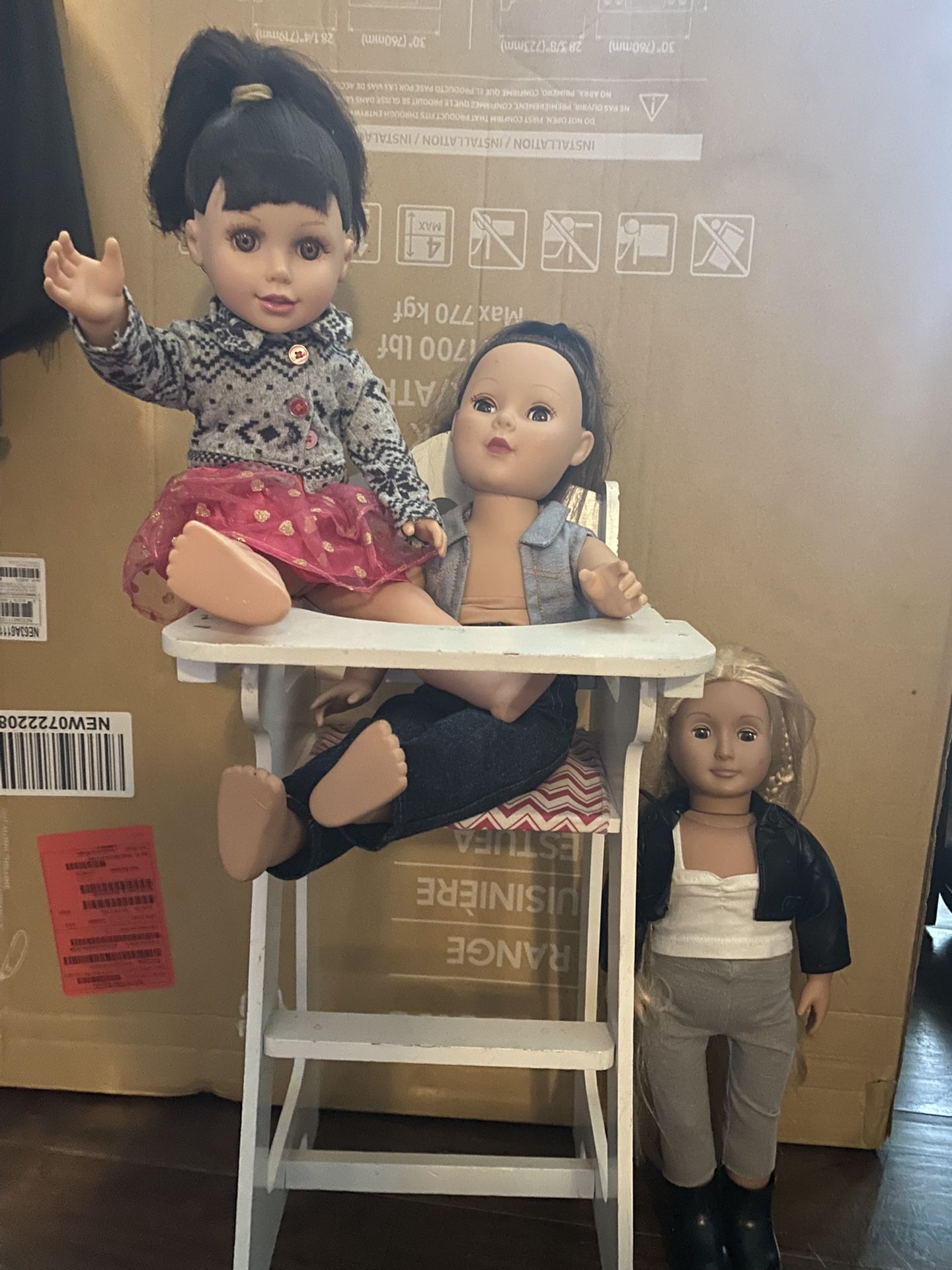 Set of 3 Dolls With Chair & Sewing Machine
