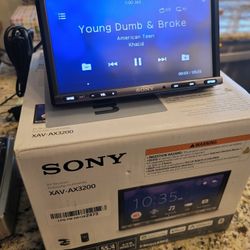 Very Nice Sony Carplay Car stereo 7" touchscreen radio 