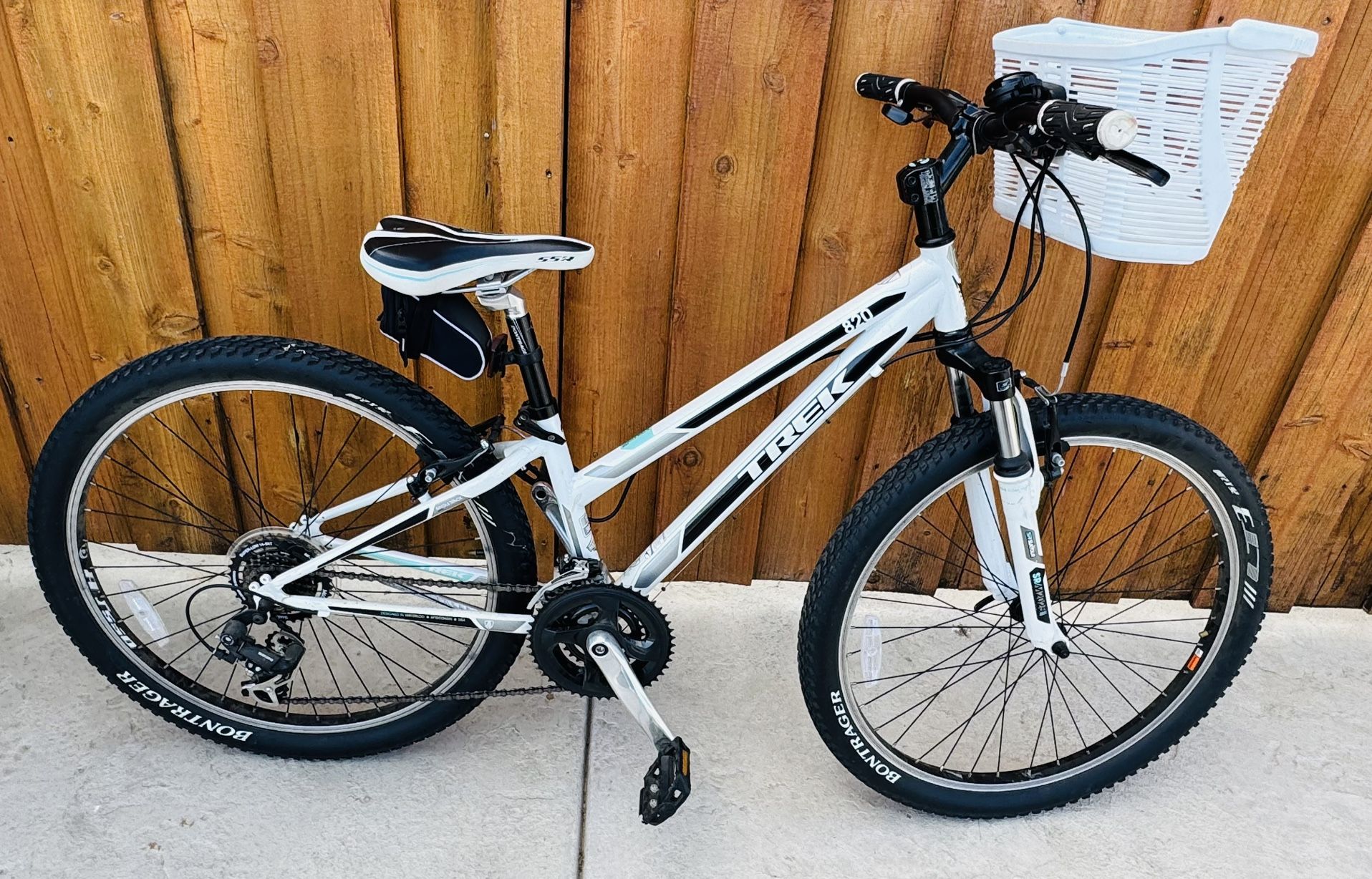 Trek 820 Mountain Bike