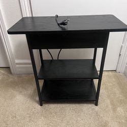 Black Wood End Table With Charging Ports 