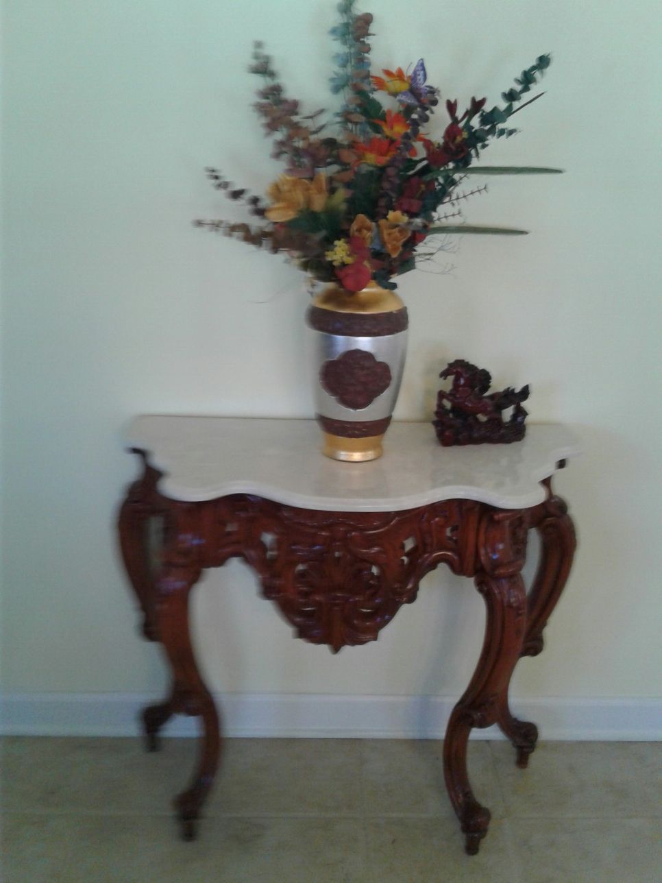 Antique table it's fantastic