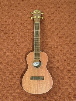 Lanikai Ukulele w/ Gig Bag and Chord book