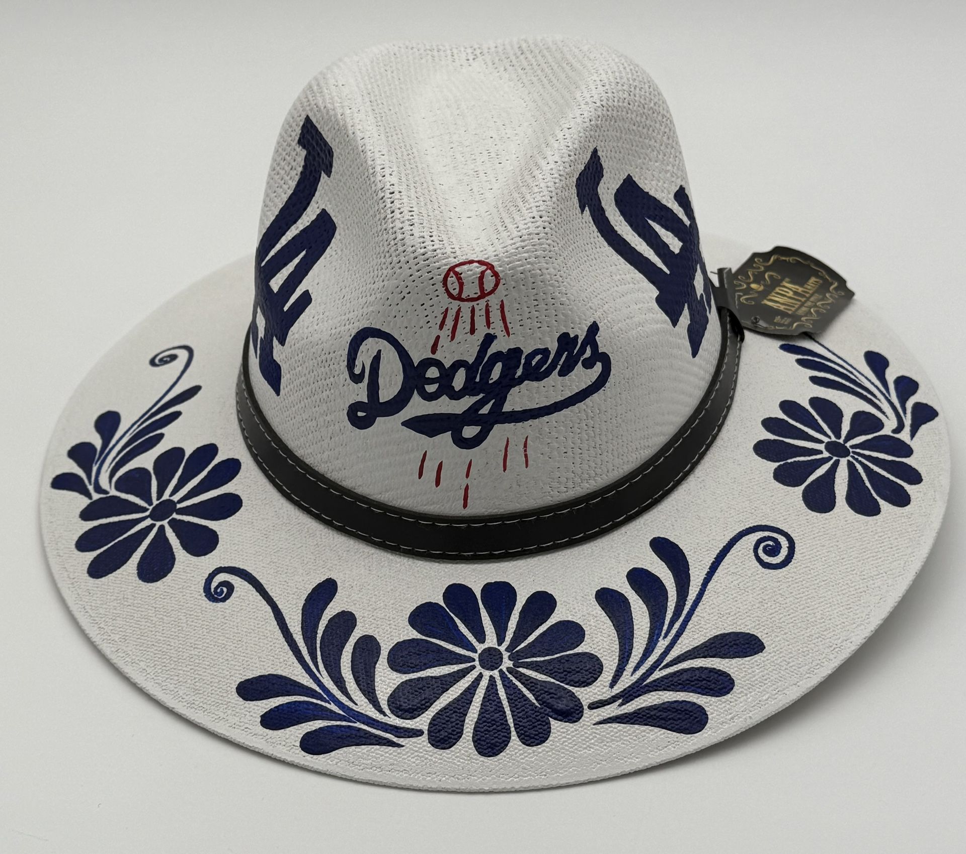 LA Dodgers Hat NEW, this hat is hand painted.