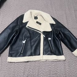 women’s faux leather sherpa jacket size XL
