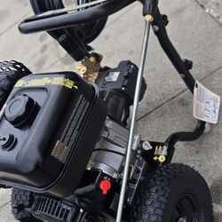 DEWALT
4400 PSI 4.0 GPM Cold Water Gas Pressure Washer