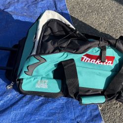 Makita Large Tool Bag With Wheels New