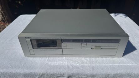 Yamaha K-1000 Natural Sound Stereo Cassette Deck