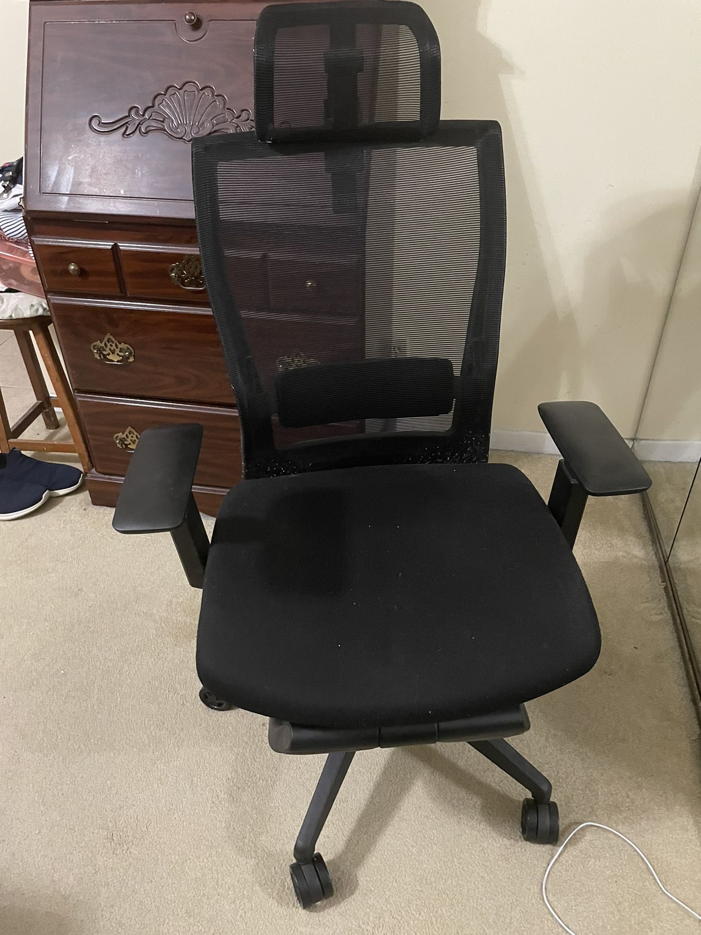 Autonomous brand ergonomic office chair