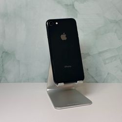 iPhone 8 - Unlocked - 64GB 