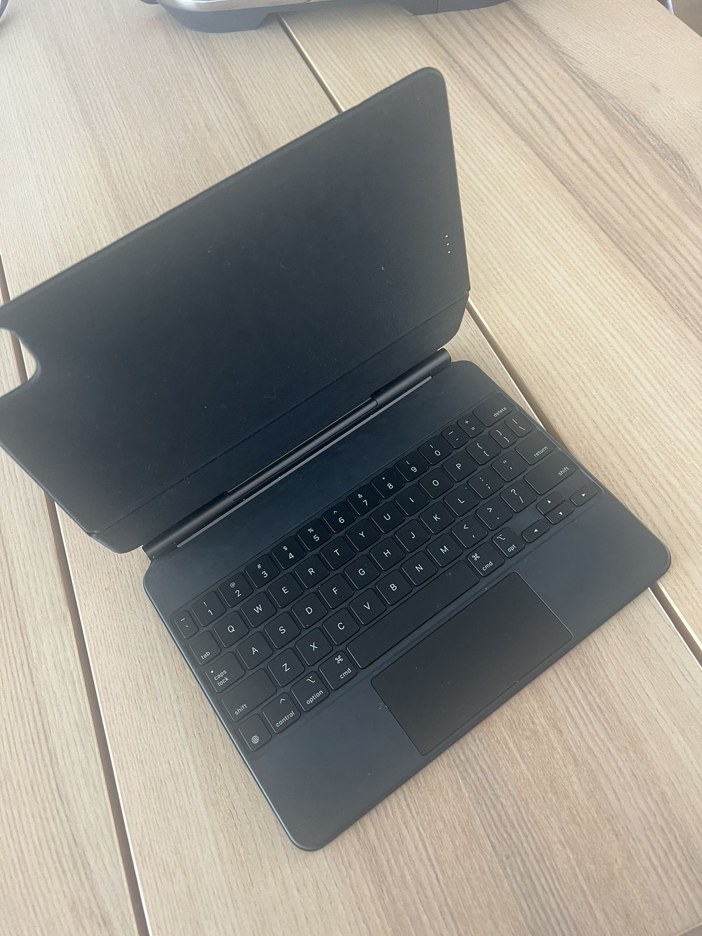 Apple Ipad Magic Keyboard W Built In Trackpad