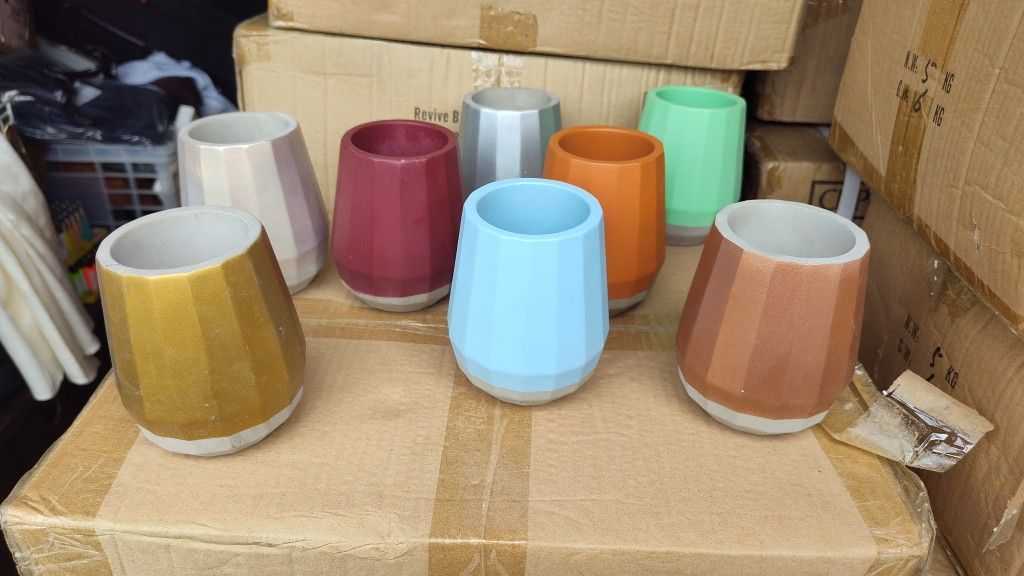 Urban wick cement candle holders only $7 case or 2 cases for $10 ..(12 per case