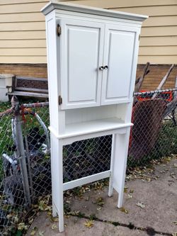 Bathroom cabinet