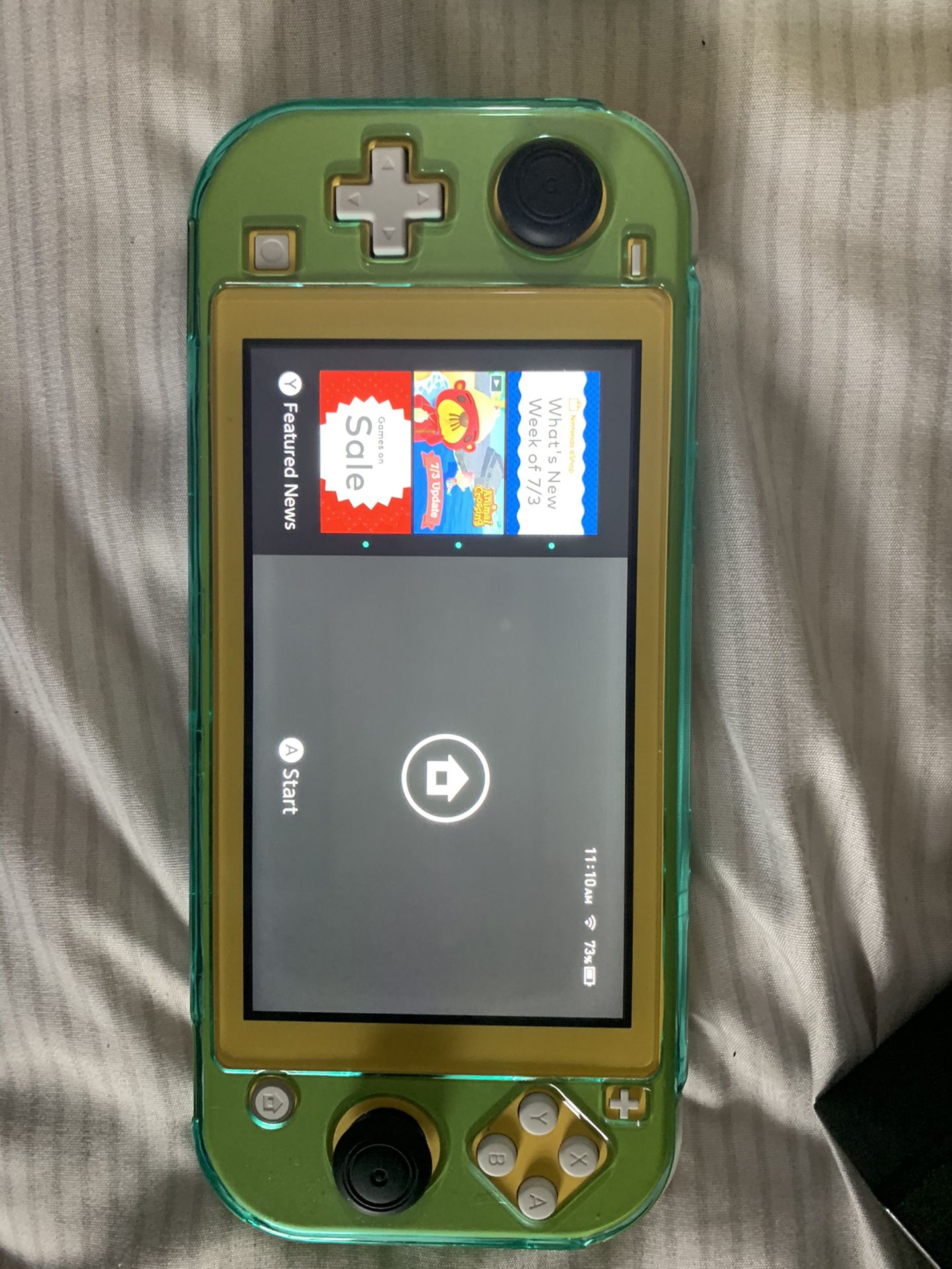 Nintendo Switch Lite bundle (Yellow)