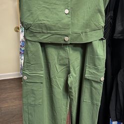 Green Cargo Two-Piece Set – Vest & Pants (NEW) 
