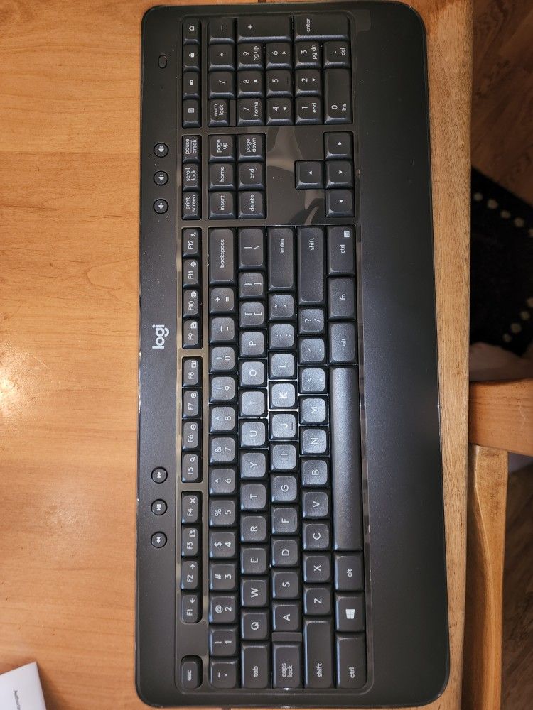Logitech K540 Advanced /Wireless

Keyboard 