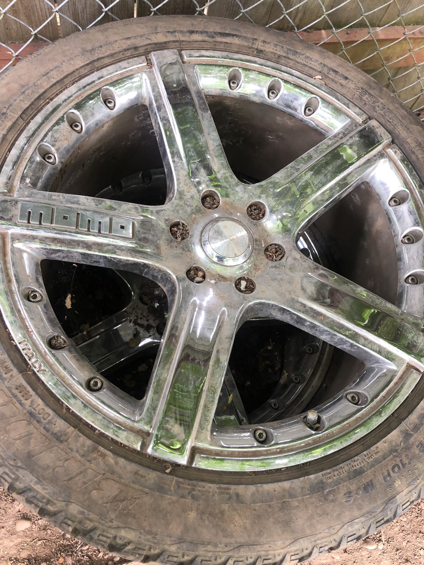22 Momo wheels
