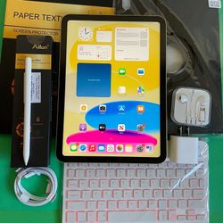 256gb Apple IPad 10th Generation (10.9” Liquid / 2022 model) with pen, keyboard, case & Accessories (warranty 2026) 