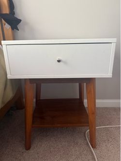 White/ Dark Side Oak End Table/ Night stand