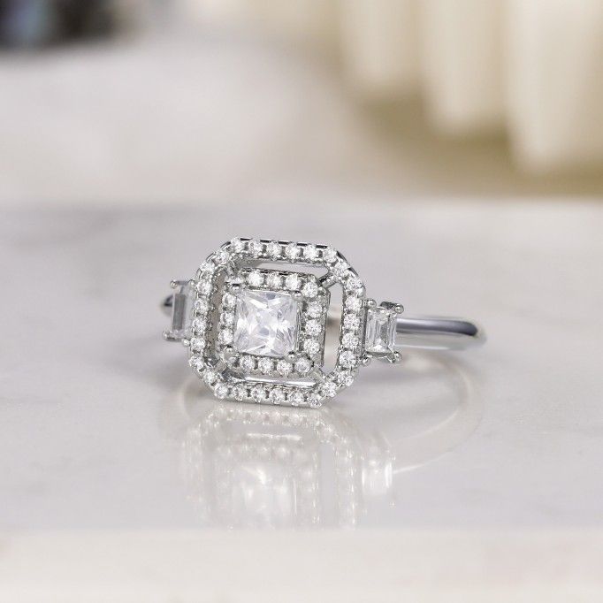 "Luxury Engagement Clear Gem Zircon Square Noble Dainty Ring for Women, K782