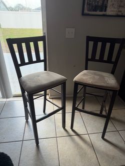 Set of 2 Bar Stools with Cushioned Seats