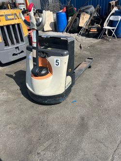 CROWN PALLET JACK