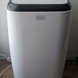 Black and Decker AIR CONDITIONER AC