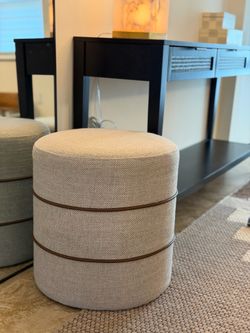 Round ottoman (cream and leather)