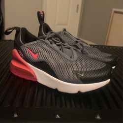 Girls Nike Shoee 