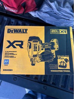 Dewalt roofing nailer kit with 2.0AH battery charger and bag