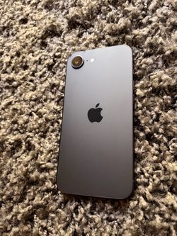 Unlocked Apple 🍎 iPhone 16e (Black) 128GB - Great Condition