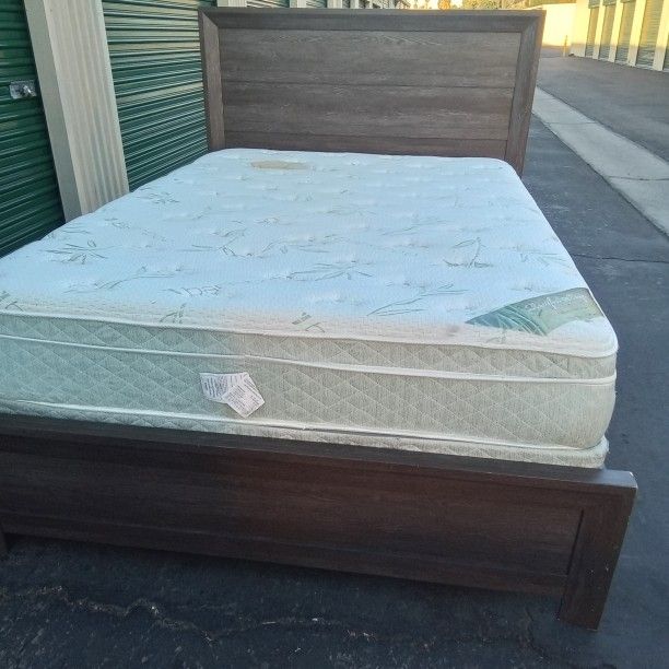 QUEEN BED FRAME TWIN BOX SPRING AND MATTRESS