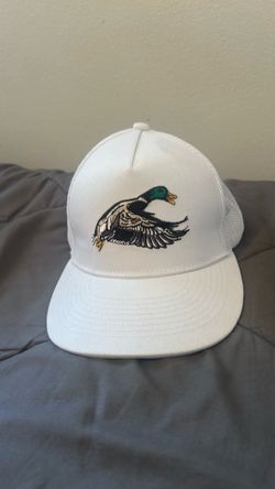White goose hat