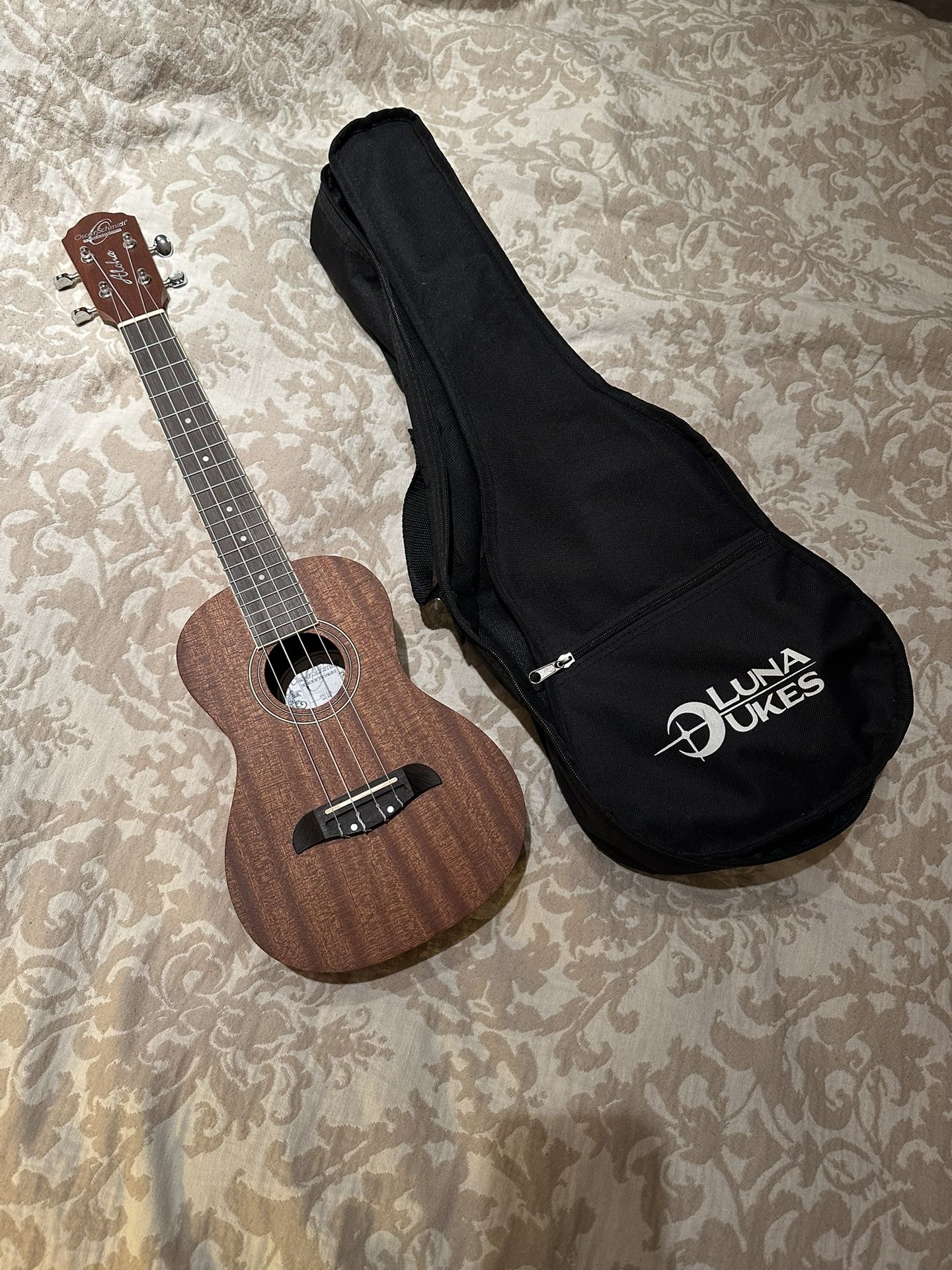 Oscar Schmidt OU-2a Concert Ukulele w/ Gig Bag