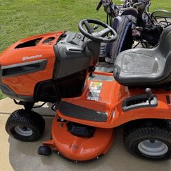 Husqvarna Yth22v46  Runs And Cuts Good