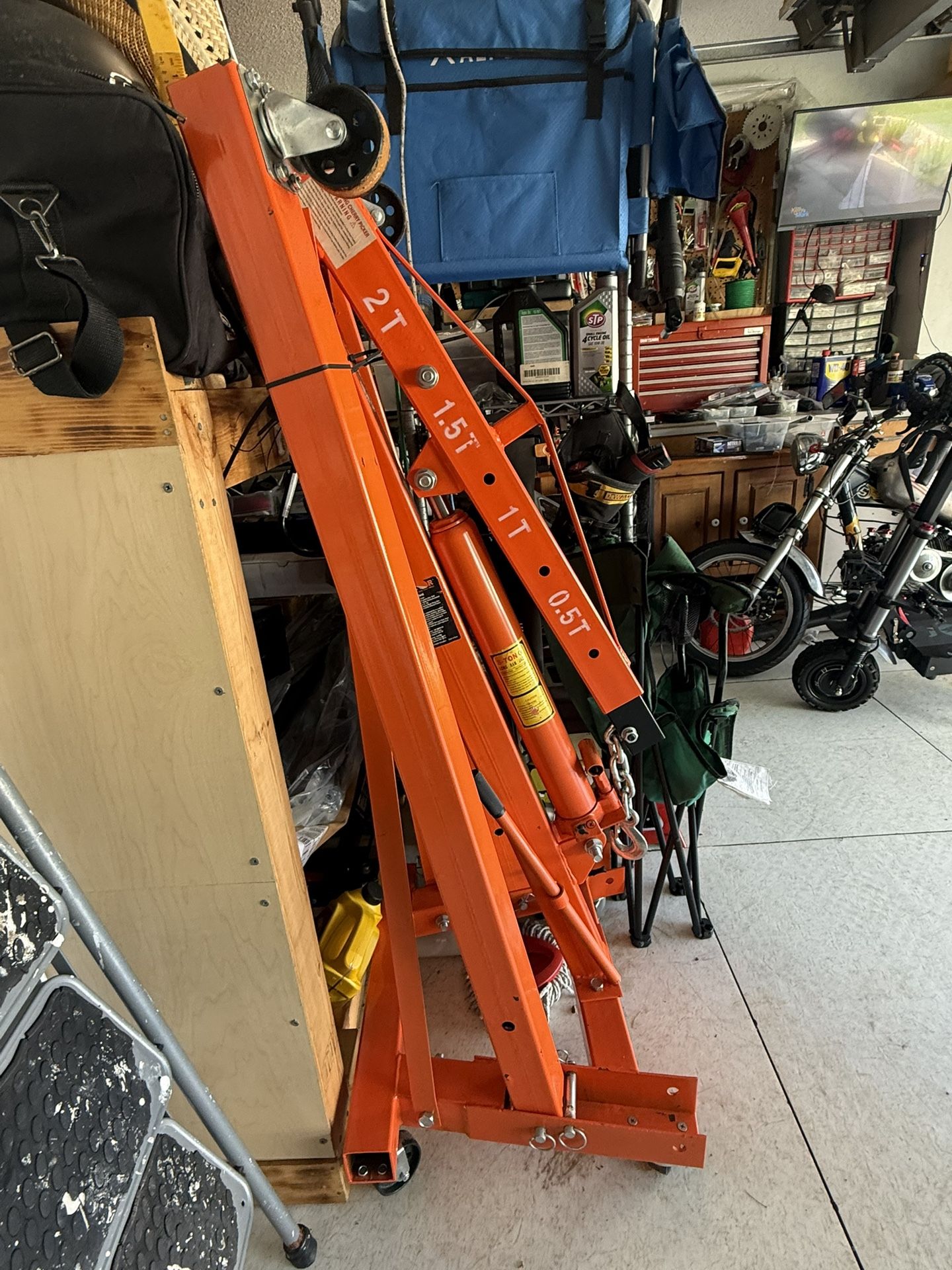 2 Ton Folding Engine Lift